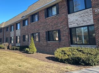 1045 S Evergreen Ave #107, Arlington Heights, IL 60005