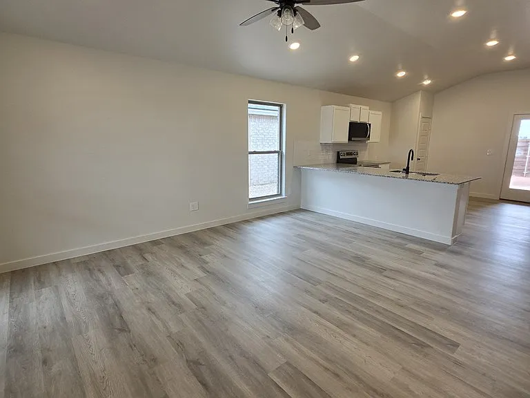 6220 Kingsville St — Photo 4