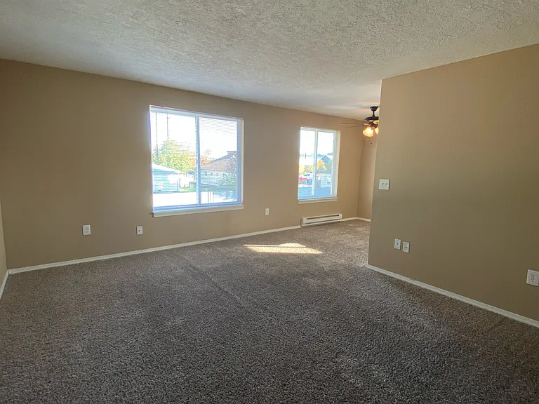 1289 SE Holman Ave #10 — Photo 1
