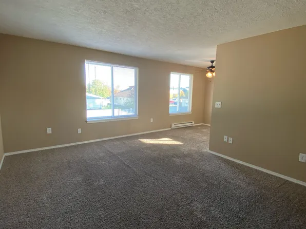 1289 SE Holman Ave, Dallas, OR