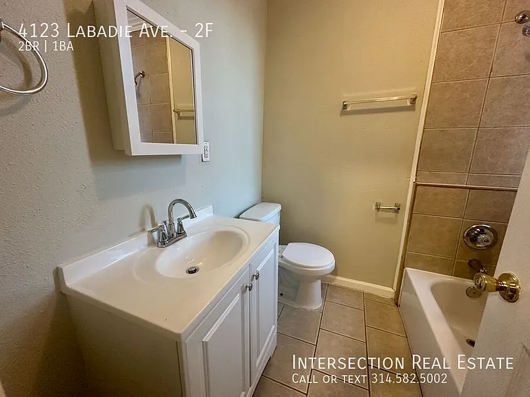 4123 Labadie Ave #2F — Photo 9