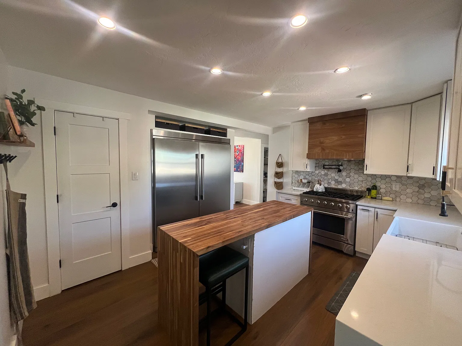 3 bed, 2.5 bath, 1950 sqft, $2,450 — Photo 4
