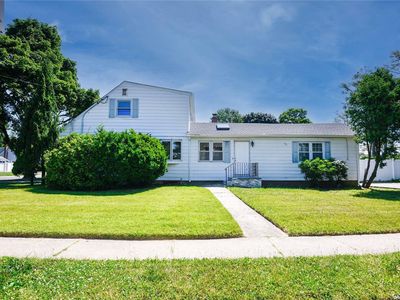 77 Nassau Avenue, Plainview, NY, 11803