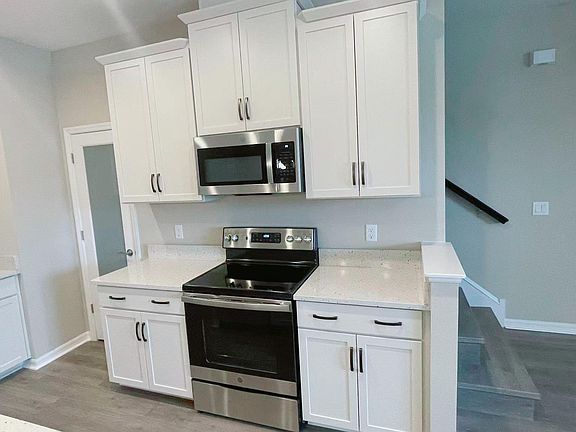 4th image of 29959 Southwell Ln