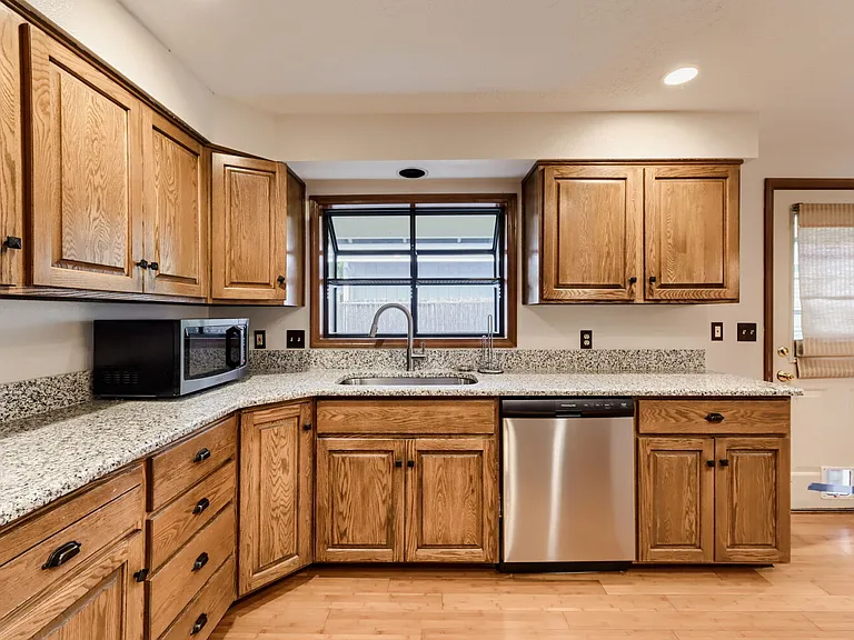 7634 SE Taggart Ct — Photo 8