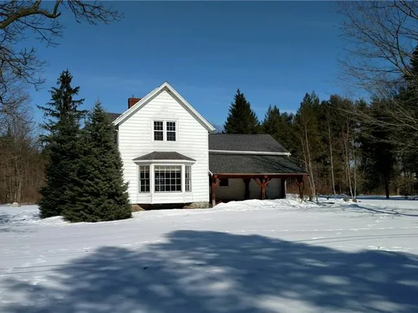 6483 Schultz Rd, Hamburg, NY 14075