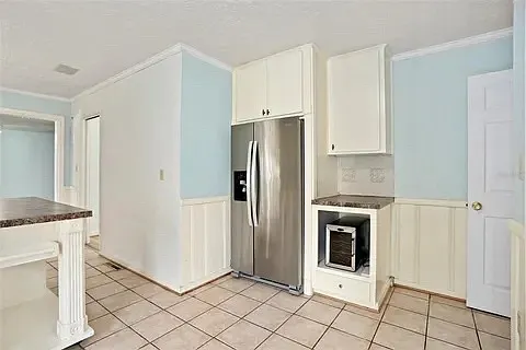 3 bed, 2023 sqft, $3,200 — Photo 4