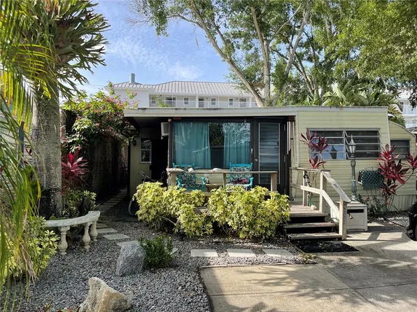 21045 Lazy Days Cir, Lutz, FL 33558