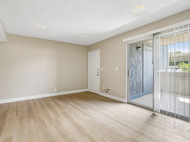 Brighton Place Apartments — Photo 29