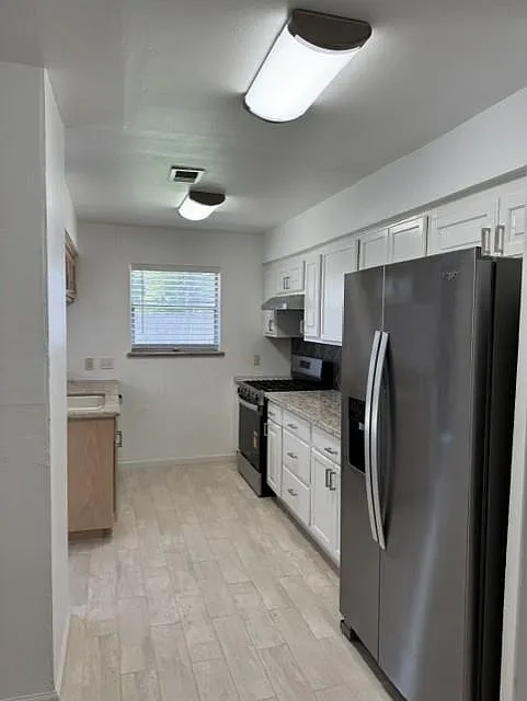 3 bed, 2.0 bath, 1277 sqft, $2,200 — Photo 4