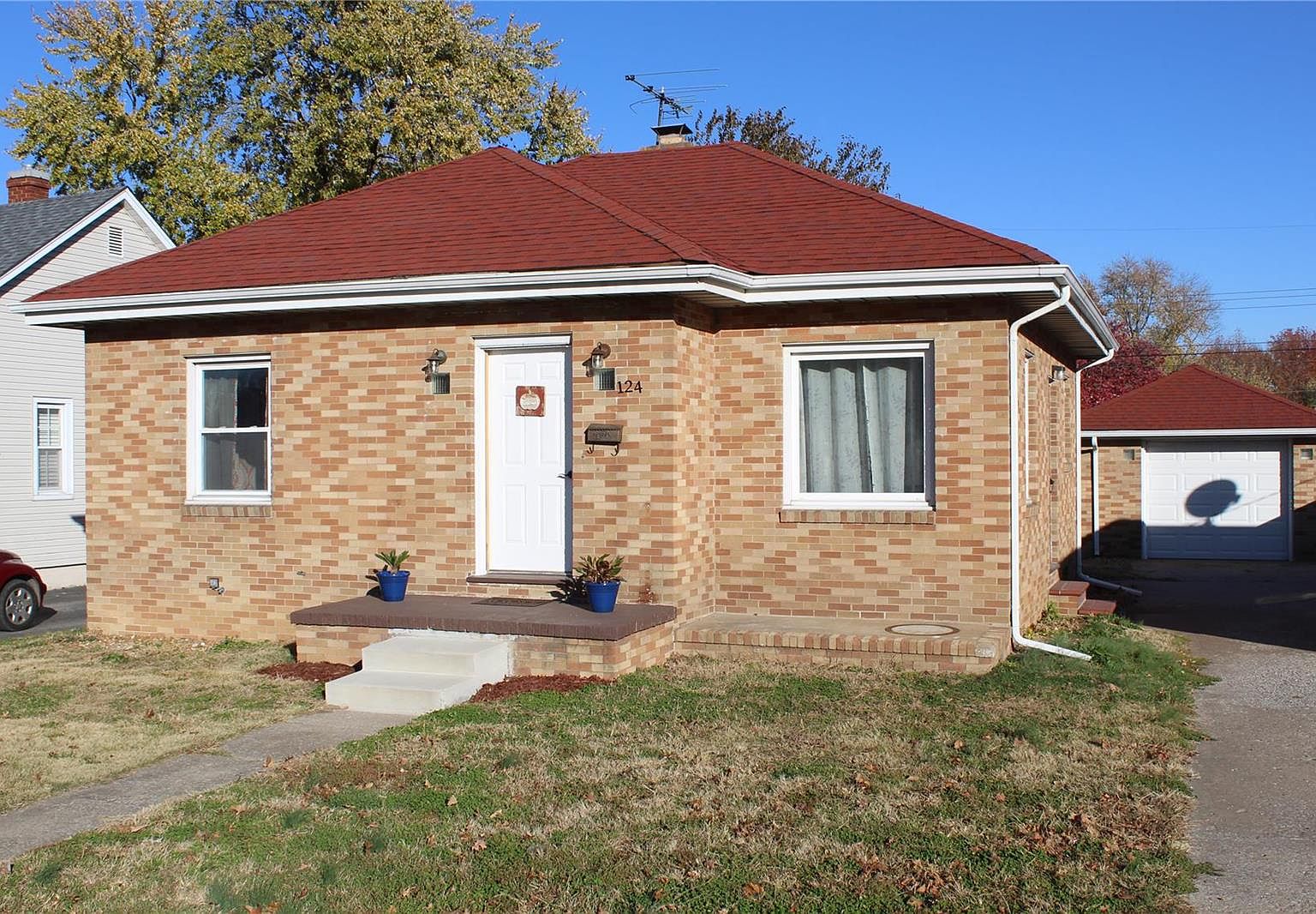 124 Wood River Ave, East Alton, IL 62024 MLS 23060337 Zillow