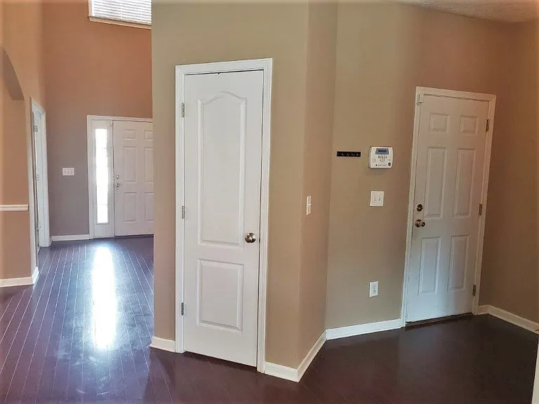 9001 Scottsdale Ct — Photo 4