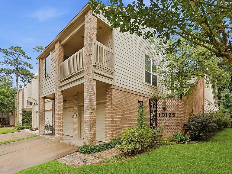10125 Valley Forge Dr — Photo 1