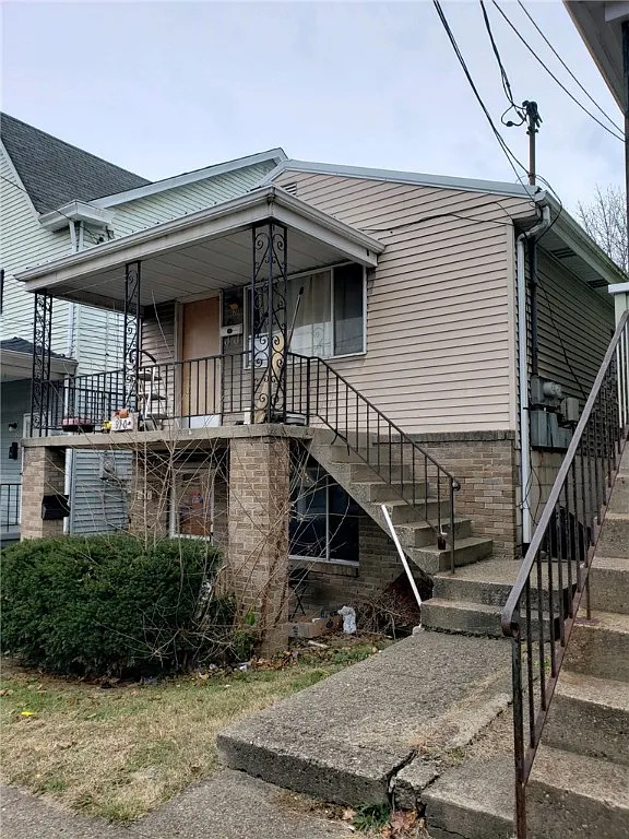 910 2nd St photo 1