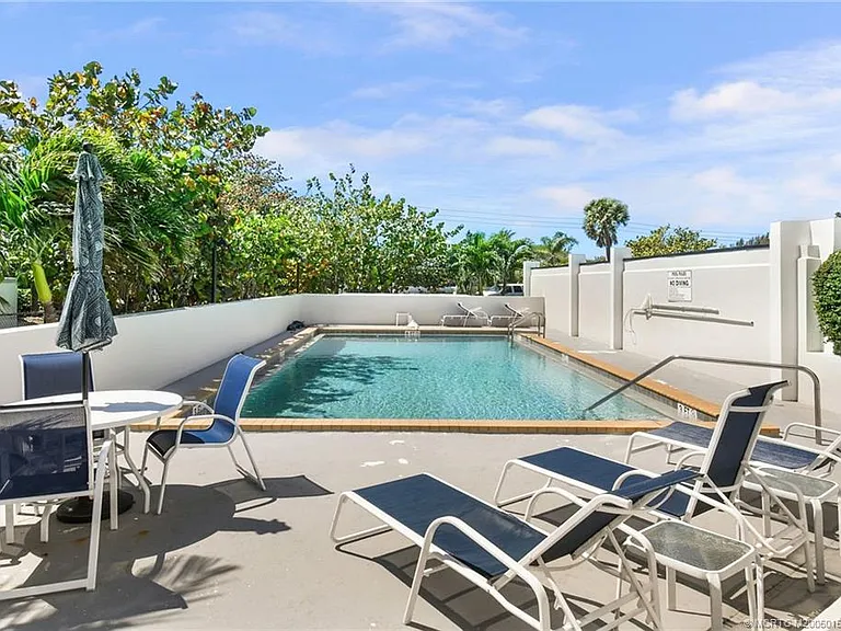 1289 NE Ocean Blvd #11 — Photo 7