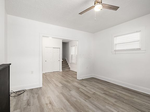 4th image of 848-850 Carpenter St