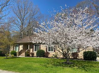 716 Cheshire Forest Dr, Chesapeake, VA 23322