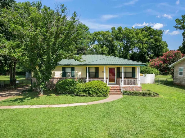 2817 Emerald Ave, Bessemer, AL 35023