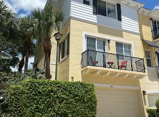 645 NW 38th Cir, Boca Raton, FL 33431