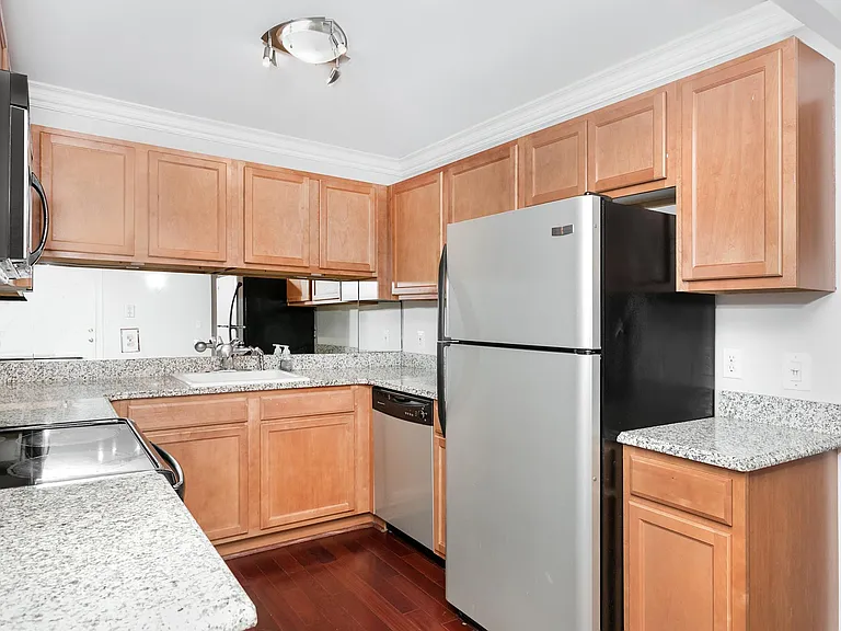 2309 Walton Blvd #32 — Photo 8