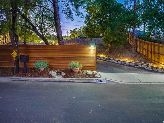 2nd image of 10513 Vail Dr