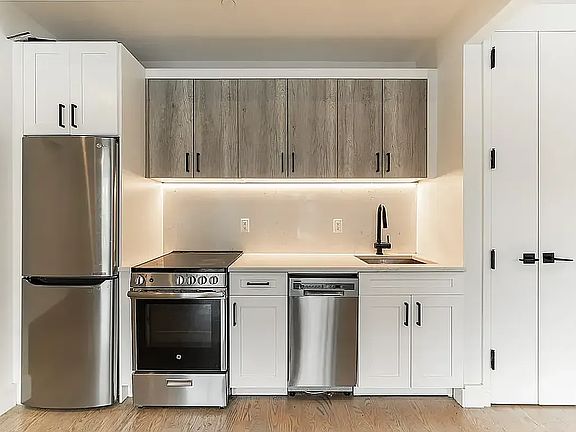 2nd image of 254 E 28th St #4H