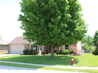 913 Brookside Ln, Plainfield, IN 46168