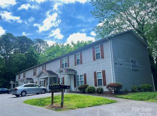 1420 14th Street Dr NE, Hickory, NC 28601