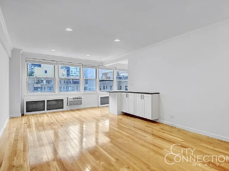 141 E 55th St #12A — Photo 3