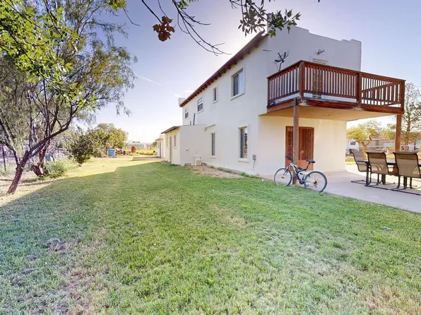 12421 N Loop Dr, Clint, TX 79836