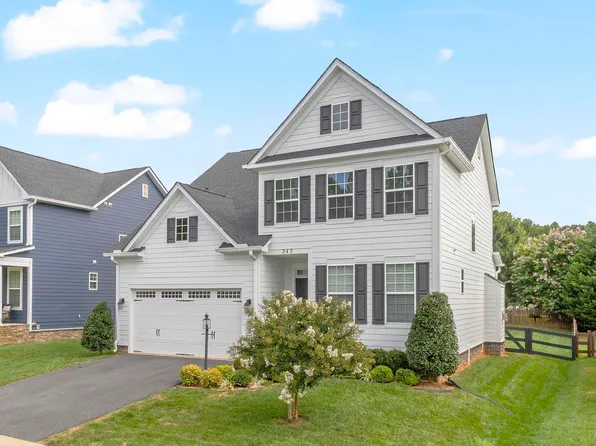 242 Appalachian Ln, Zion Crossroads, VA 22942