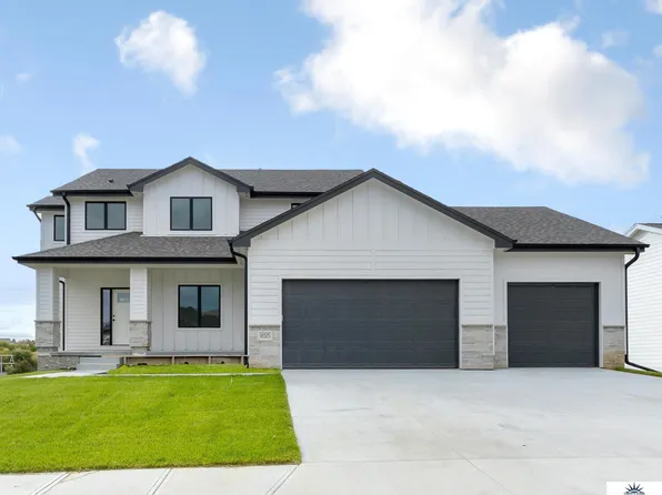 18525 Patrick Ave, Elkhorn, NE 68022