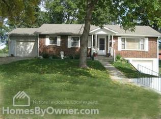7512 High Dr, Pleasant Valley, MO 64068