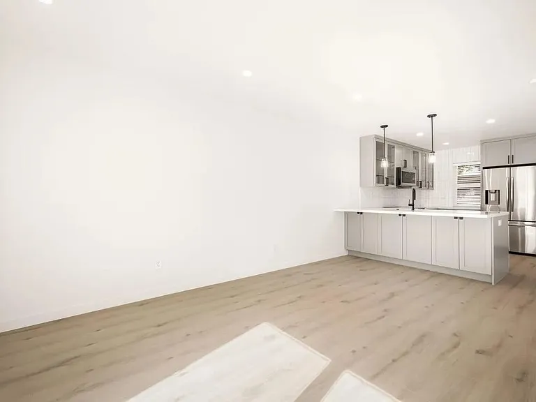 207 Stony Point Rd #B — Photo 22