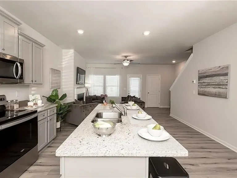 4325 Shaffer Ct — Photo 1