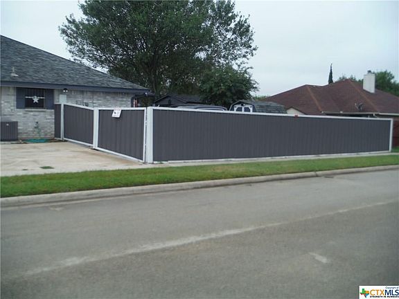 3rd image of 4401 Lori Dr