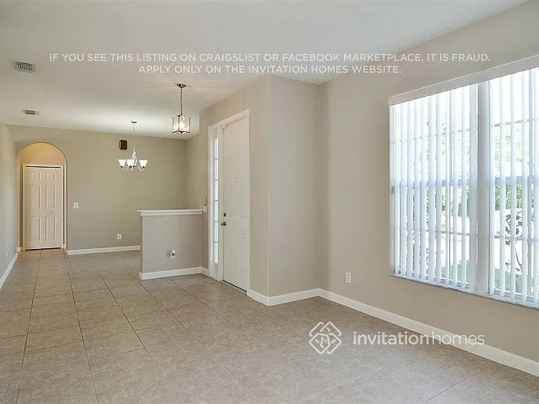 1738 SW Haylake Ave — Photo 3