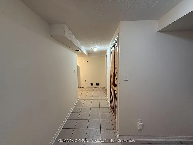 27 Bobolink Ave #LOWER — Photo 7