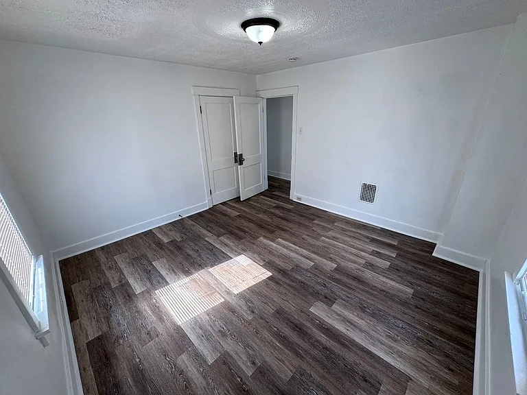 3211 Walnut St — Photo 33