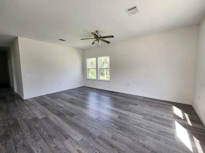 6218 Red Oak Dr — Photo 2