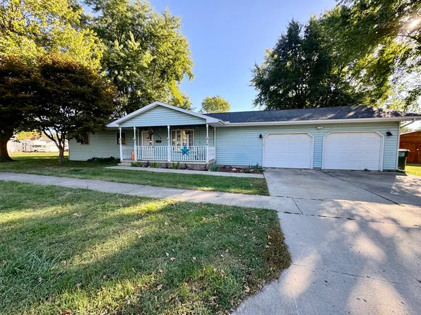 308 N Alexander St, Clinton, IL 61727