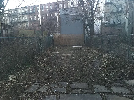 Rented by Metro Prop NY Corp | media 28