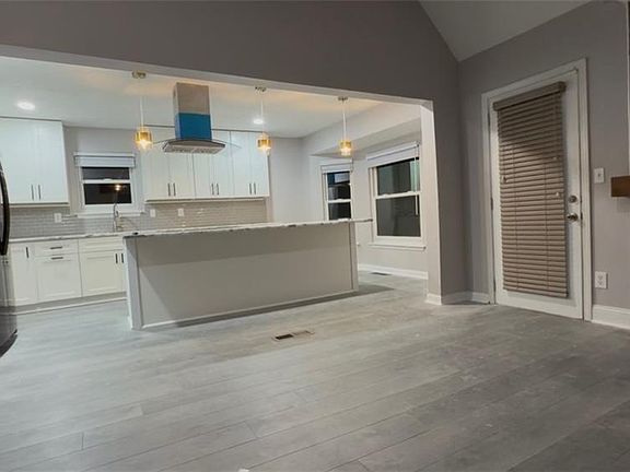 3rd image of 3009 Oakvale Hts