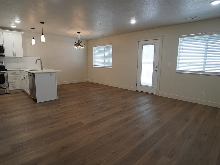 3942 S 3450 W — Photo 5