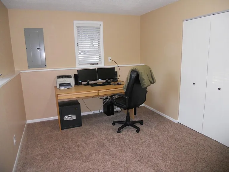 3235 Ranier Ln N — Photo 24