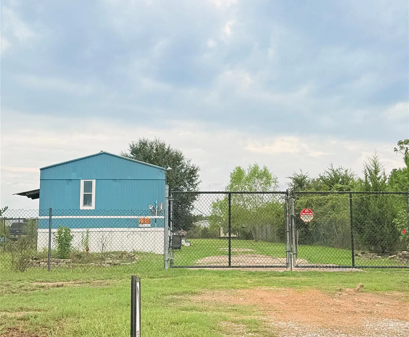 3 bed, 2.0 bath, 1140 sqft, $1,000 — Photo 4