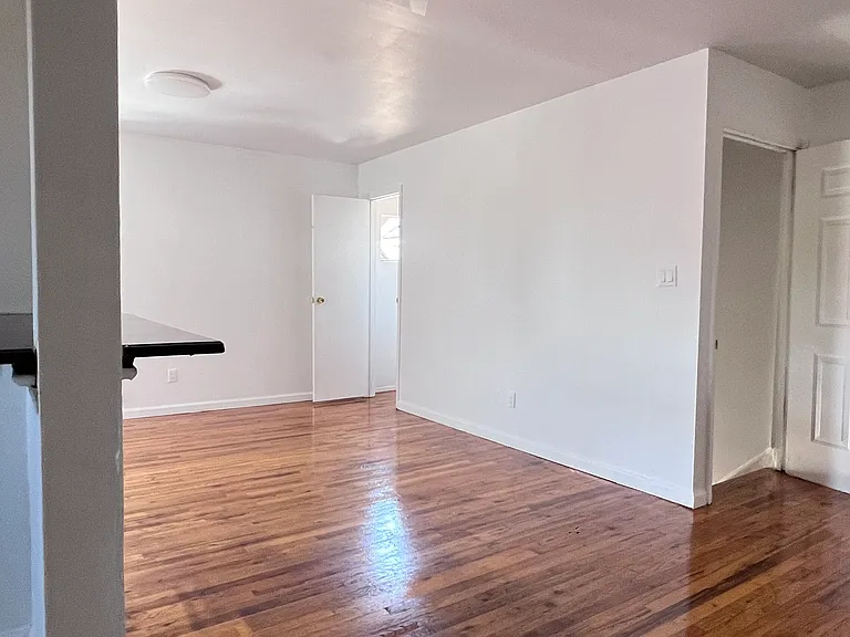 40 Bradley Ave #3 — Photo 4