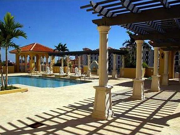 3rd image of 1607 Ponce De Leon Blvd APT 11F