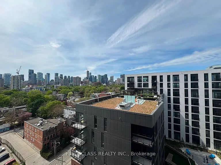 10 Oak St #910 — Photo 3