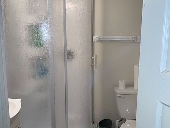 5th image of 308 S Jefferson St #B